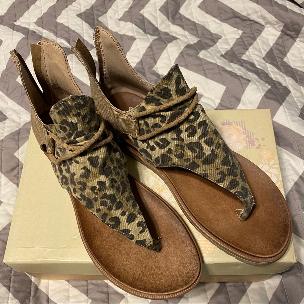 Very G - Leopard Sparta Sandals - Picture 4 of 8
